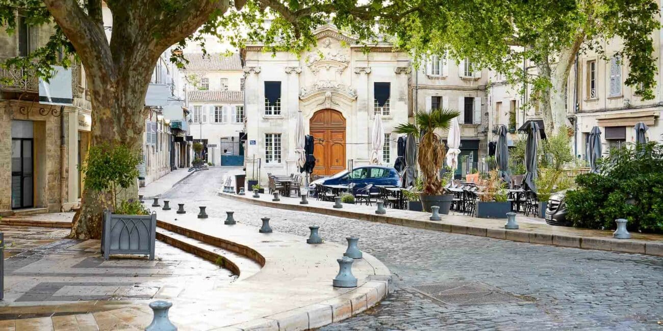 Avignon-France-cobblestone-street-©-Adobe-Stock.jpg